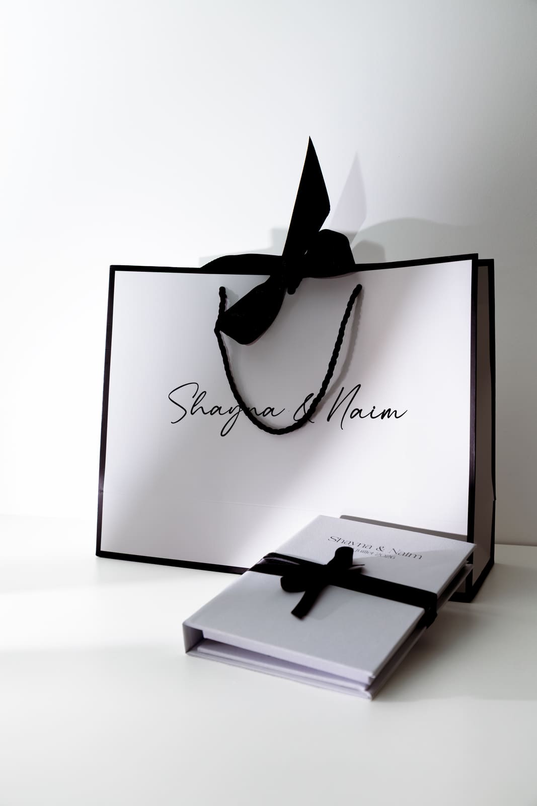 Coffret et album personnalisés remis aux mariés